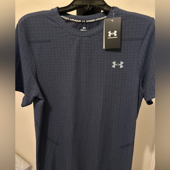 Under Armour Other - Under Armour Seamless Grid T-Shirt. Size Medium. NWT